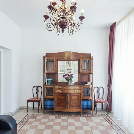 Campo De' Fiori Apartment